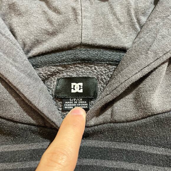 VTG Y2K DC Skateboarding Gray Striped Graphic Hoodie SZ S - Picture 2 of 5